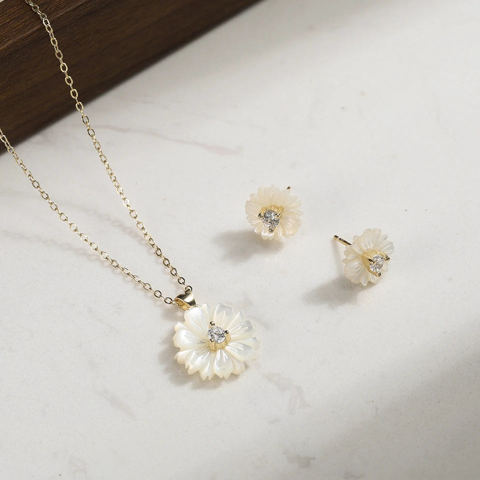 KISS MANDY Shell Flower Necklace 925 Sterling Silver Zirconia Charm Pendant Fashion Ladies Clavicle Chain Wedding Gifts SPSN15